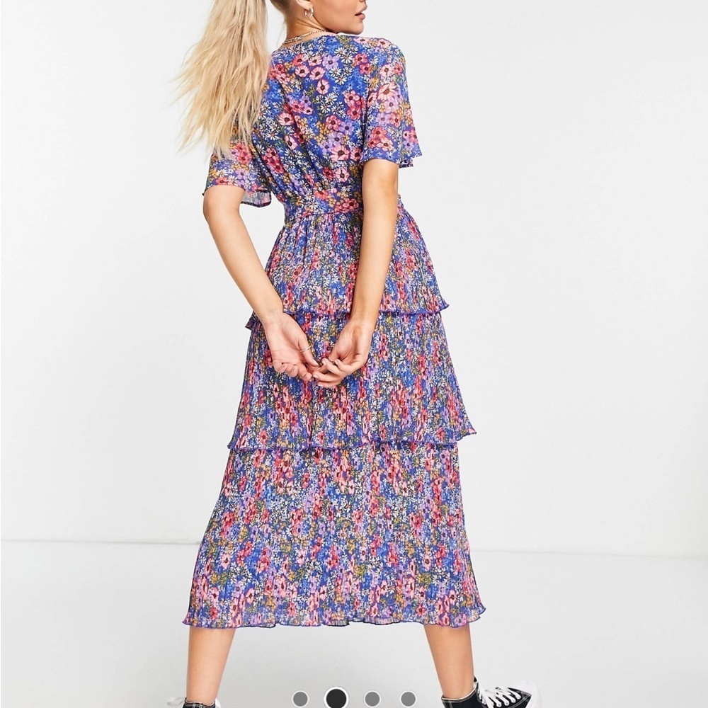 ASOS  Wrap Front Tiered Pleated Midi Dress in Blue Flirty Floral Print Size 8 - Picture 2 of 13